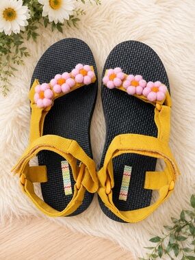 Yellow Women’s Floral Pom-Pom Strap Sandals